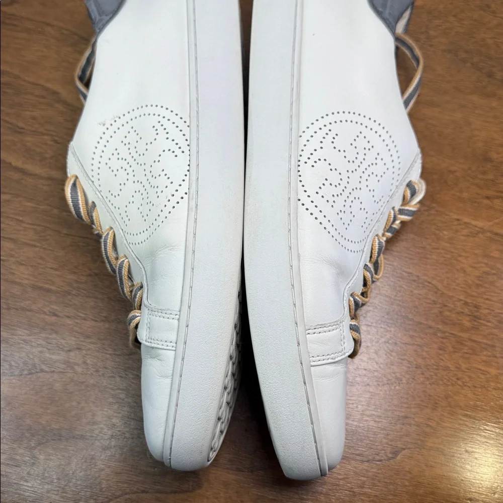Tory Burch Leigh T-logo White Leather Sneakers w/ Perforated Logo, Womens sz 10